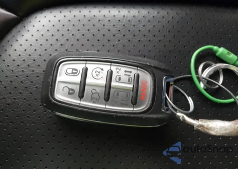 2023 Chrysler Pacifica Touring L z USA, uszkodzony, nr VIN 2C4RC1BG7PR533235